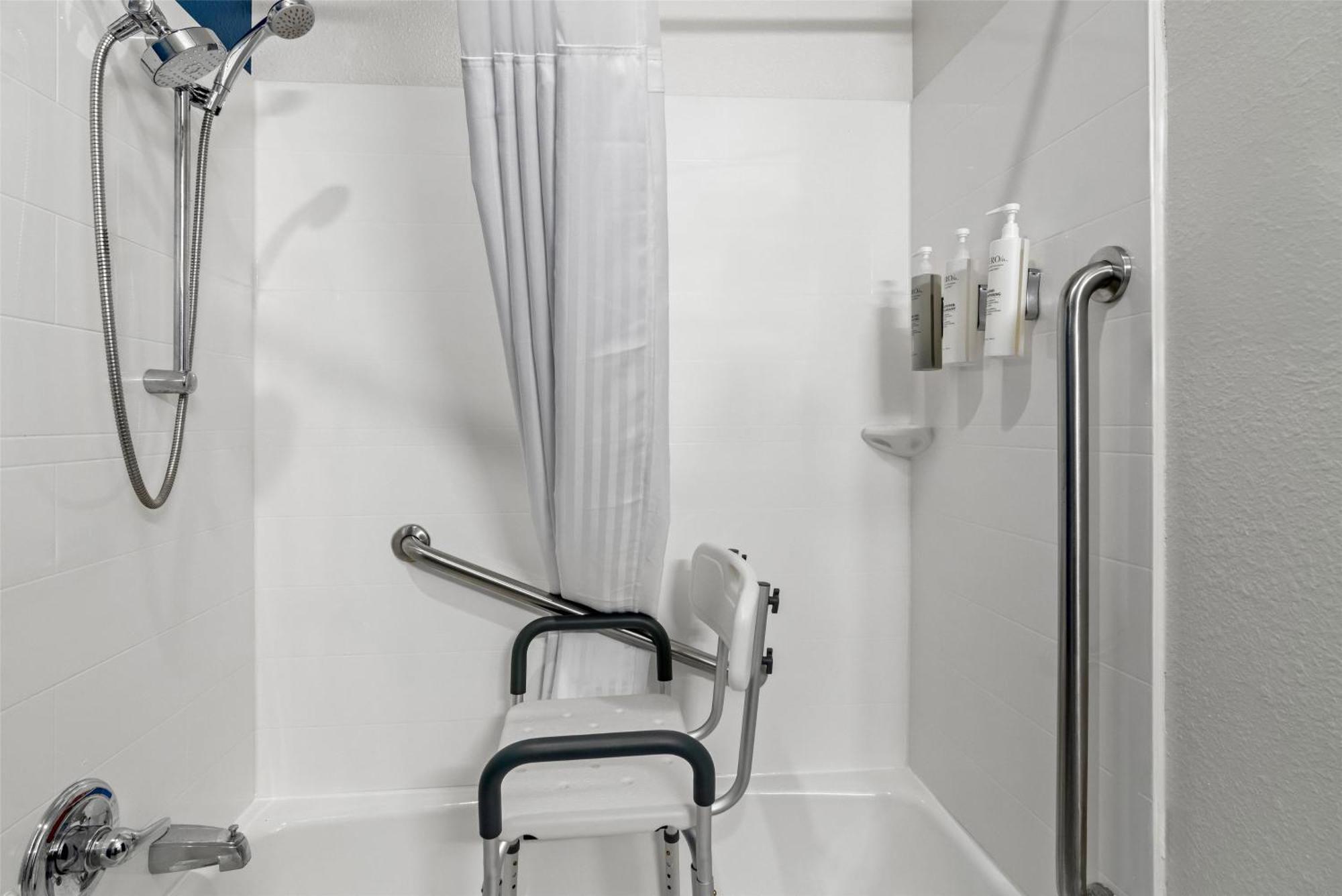 Inn & Suites Merrillville Bagian luar foto